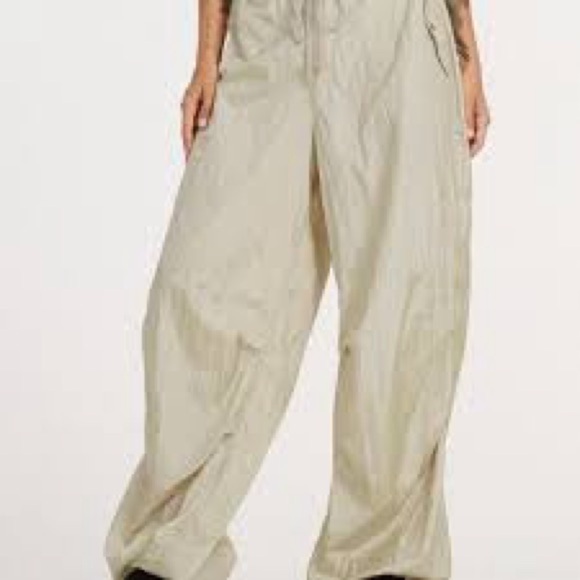 Motel Rocks, Light Golld,Shimmer Parachute Pants, Excellent Condition, Size XS - Picture 8 of 15
